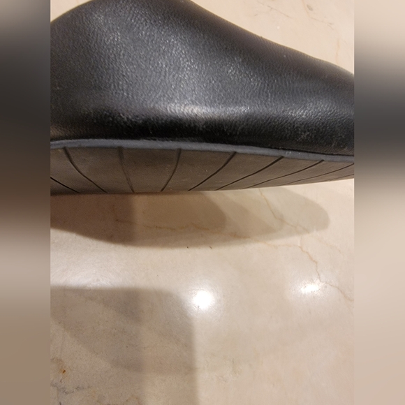 Kenneth Cole Ellis Almond Toe Wedge Pump Black 7 - Picture 11 of 16